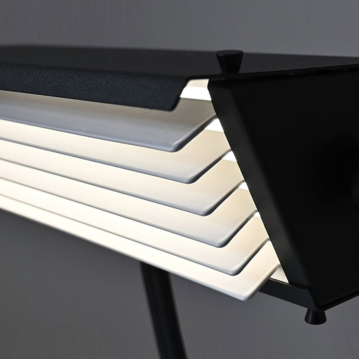 Biny Table Lamp