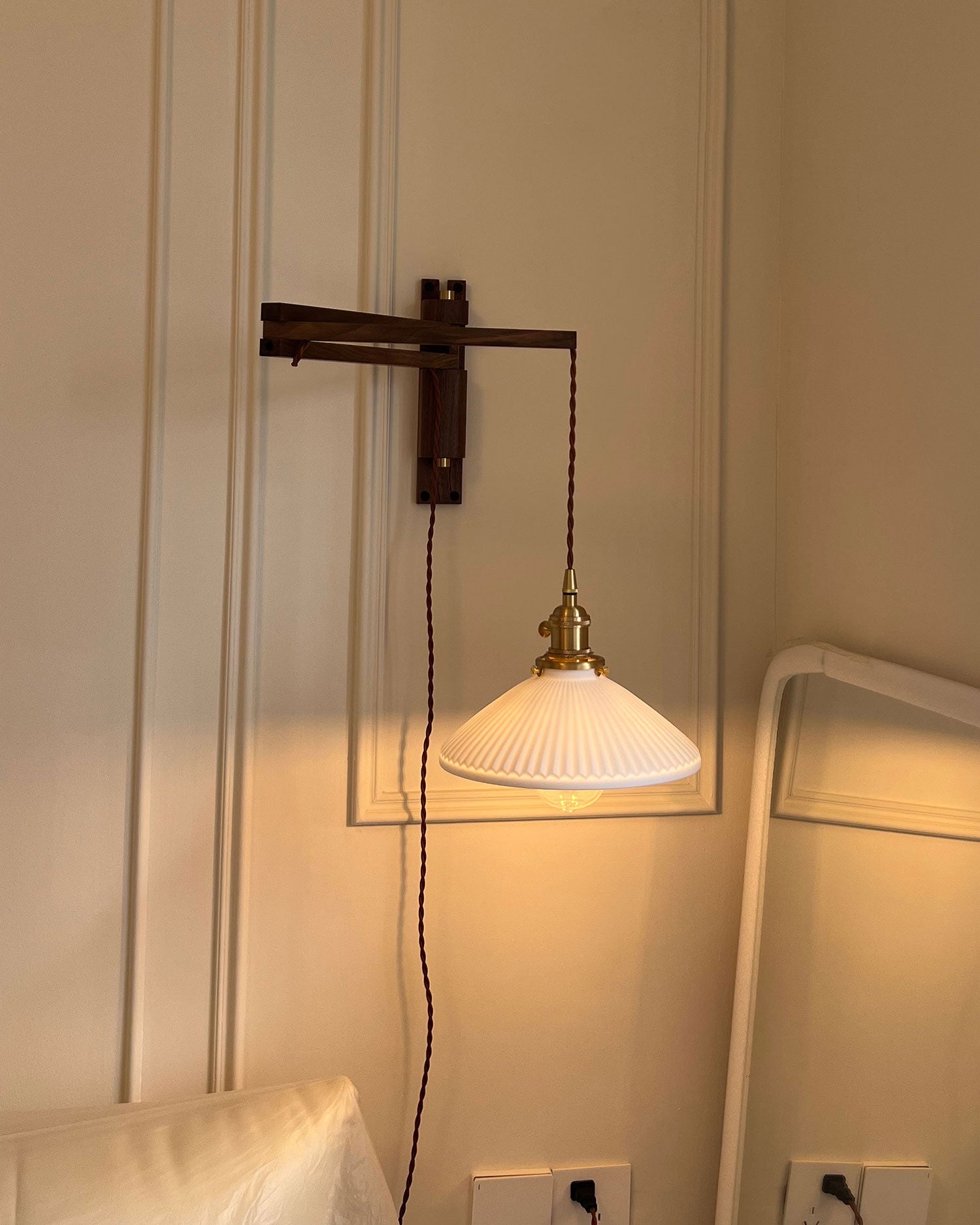 Walnut Telescopic Wall Lamp