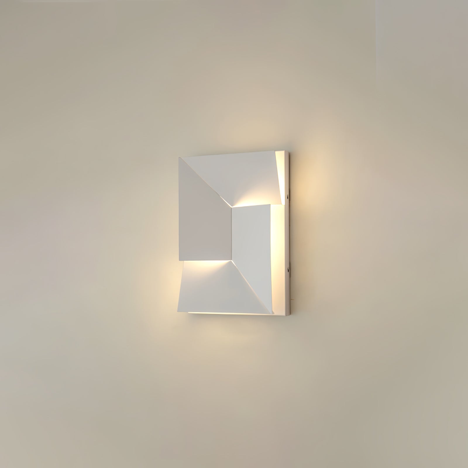 Schatten Grand Sconce