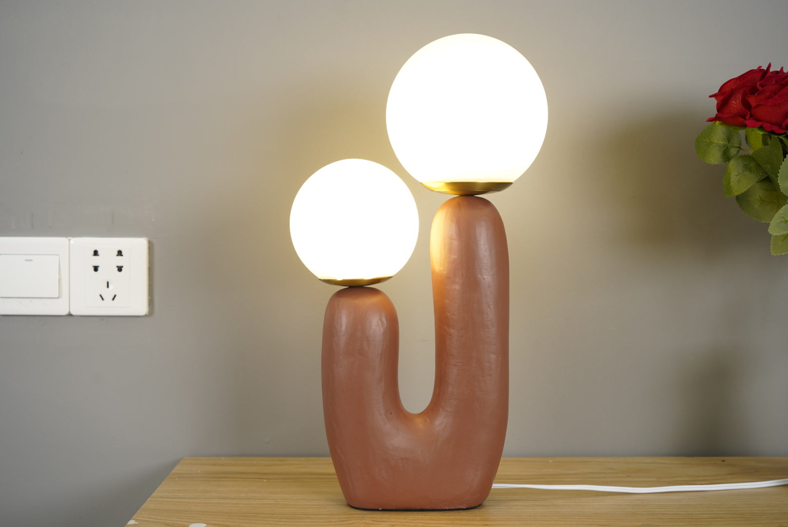 Oo Rough Table Lamp