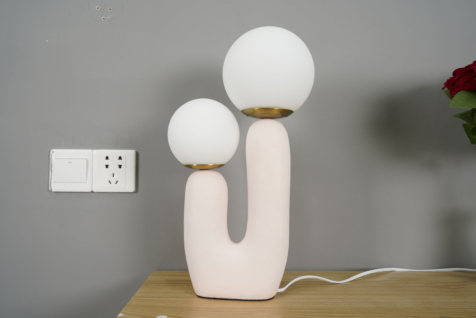 Oo Rough Table Lamp